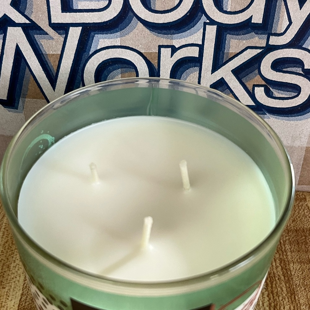 Bath & Body Works Emily in Paris Macron Cloud 3-Wick Candle - Picture 2 of 5